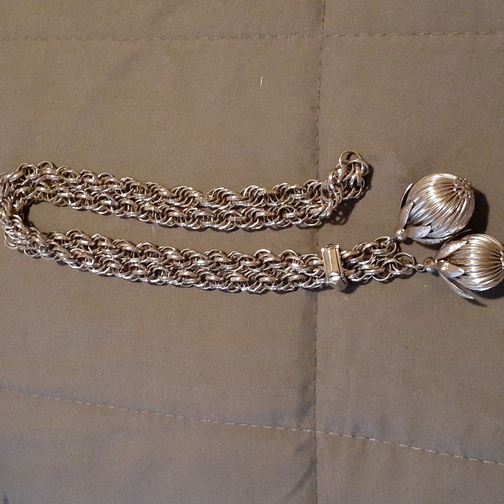 Silver Plated Necklace adjustable up to 27. (L6 139)